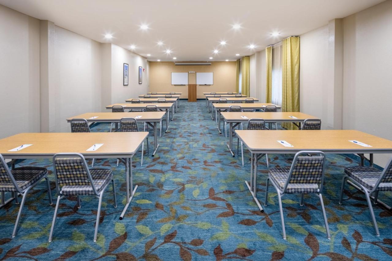 Candlewood Suites Windsor Locks By Ihg Exterior photo