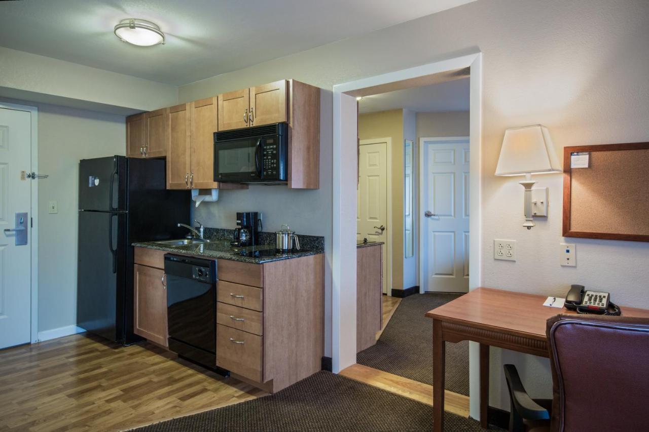 Candlewood Suites Windsor Locks By Ihg Exterior photo